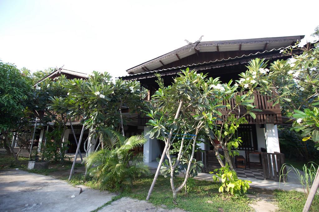 Hora Home Lampang Exteriör bild