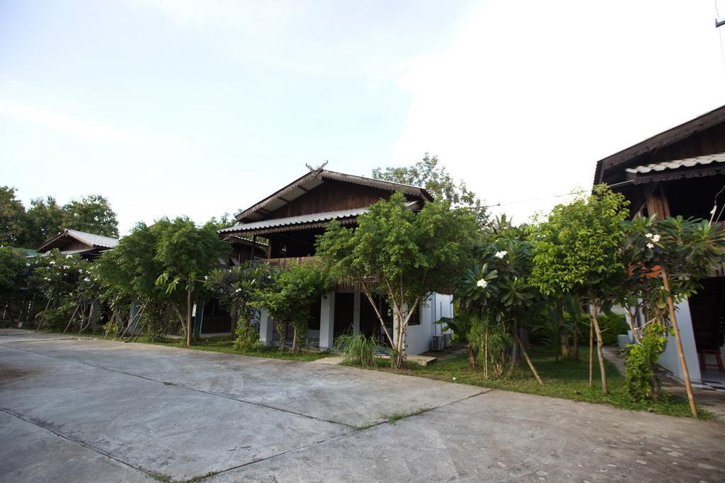 Hora Home Lampang Exteriör bild