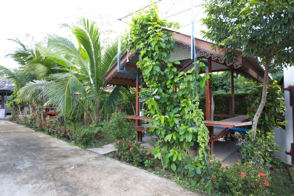 Hora Home Lampang Exteriör bild