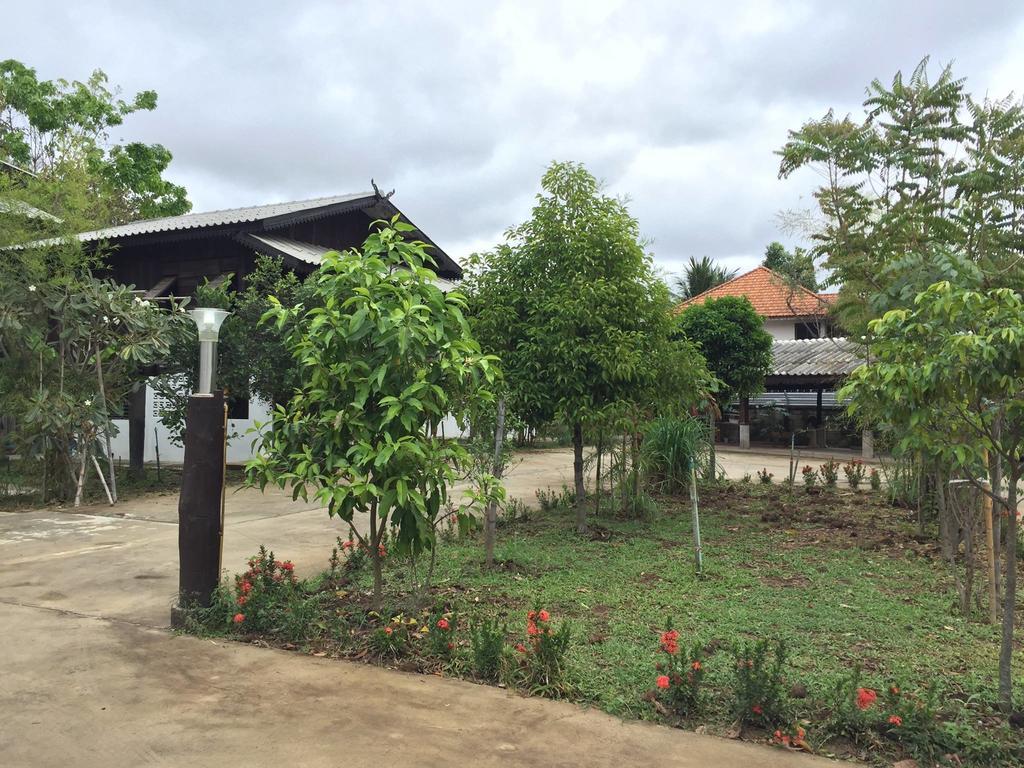 Hora Home Lampang Exteriör bild