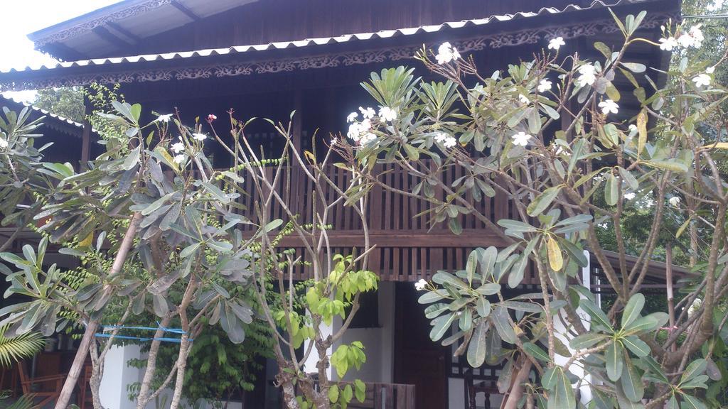Hora Home Lampang Exteriör bild